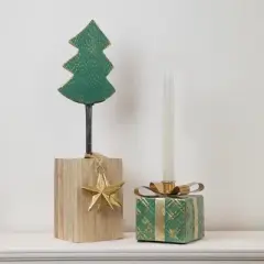 Northlight Metal Tree with Stars and Chunky Wooden Base Christmas Decoration - 16.75" - Green