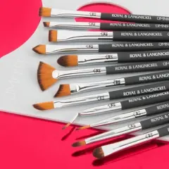 OMNIA Brush Professional Details 12pc Makeup Brush Set, Includes Makeup Palette