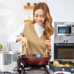 Cheer Collection 9 Piece Deluxe Wooden Utensils Set with Holder and Spoon Rest