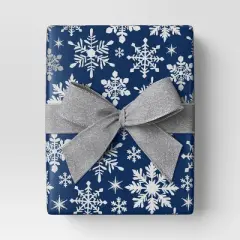 30&rdquo; 25 sq ft Christmas Roll Wrap White Snowflakes on Blue - Wondershop&trade;