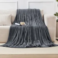 Hyleory CozyFluff Flannel Throw Blanket - Ultra-Soft, Warm & Lightweight with 4 Sizes