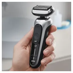 Braun Series 7-7020s Flex Men's Rechargeable Wet & Dry Electric Foil Shaver