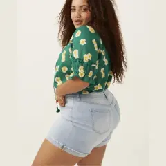 Molly & Isadora Women's Light Wash Rolled Hem Short