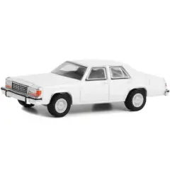 1980-1991 Ford LTD Crown Victoria Police White "Hot Pursuit" "Hobby Exclusive" Series 1/64 Diecast Model Car by Greenlight