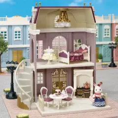 Calico Critters Town Series Elegant Town Manor Gift Set, Dollhouse Playset with Figure, Furniture and Accessories