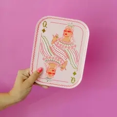 Jollity & Co. - Queens Card Dinner Plates - Pack of 8 Paper Plates, 2 of Each Style Per Pack