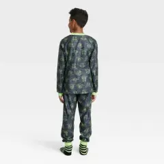 Boys' Star Wars: The Mandalorian The Child Pajama Set with Cozy Socks - Gray