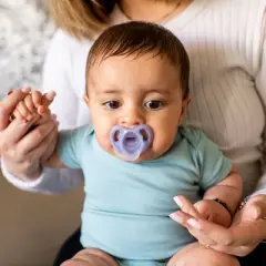 Tommee Tippee Ultra-Light Silicone Baby Pacifier 0-6m - 4pk