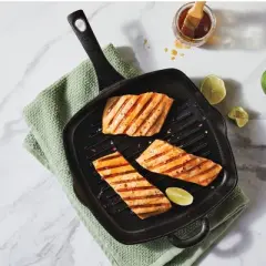 Ayesha Curry 10" Grill Pan (Pre-Seasoned)