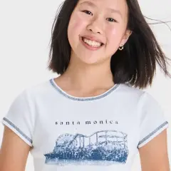 Girls' Short Sleeve Crew Neck Graphic T-Shirt - art class&trade;