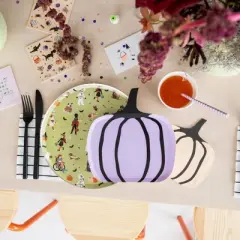 Daydream Society - Trick or Treat Street Kids in Halloween Costumes Large Plates - Pack of 16 Paper Plates