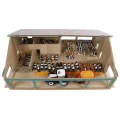 Universal Hobbies 1/32 Deluxe Cattle Shed with Milking Parlor Set