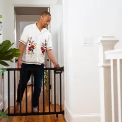 Summer by Ingenuity The Stairway Baby Gate - 48W Series - Black