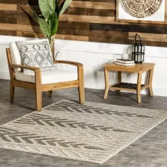 nuLOOM Oliva Modern Diamond Indoor/Outdoor Patio Area Rug