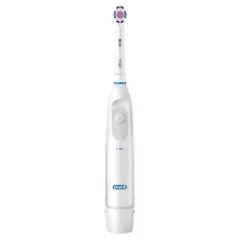 Oral-B Pro 100 3D White Brilliance Whitening Battery Toothbrush - White