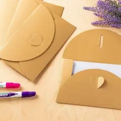 Juvale 24-Pack Craft Envelopes with Heart Clasps, Blank Postcard Included, Shimmer Gold, 6.8" x 4.3"