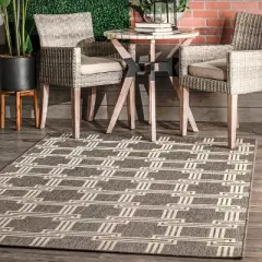 nuLOOM Malaya Greek Trellis Indoor/Outdoor Patio Area Rug