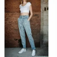 Women's Straight Leg Jean - Aaron & Amber