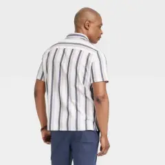 Men's Casual Fit Short Sleeve Button-Down Shirt - Goodfellow & Co&trade;