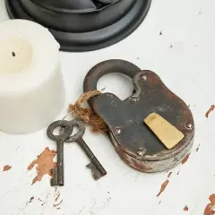 Gallerie II Decorative Halloween Padlock with Keys Accent Home Decor