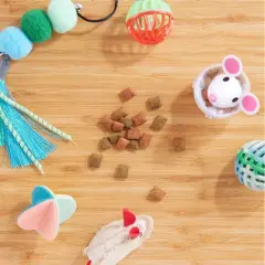 Temptations Mix-Ups Seafood, Beef, Catnip, Cheese, Liver and  Chicken Flavor Cat Treats - 6pk