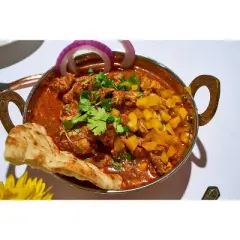 Sukhi's Indian Chicken Tikka Masala Curry with Naan Bread & Basmati Rice Frozen Meal - 11oz