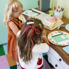 Daydream Society - Back to School Smarty Pants Bookshelf Large Plates - Pack of 8 Paper Plates