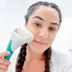 Beauty by Earth Ice Roller for Face and Puffy Eyes