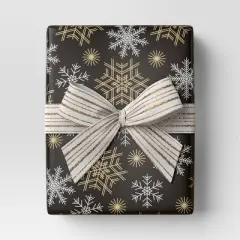30&rdquo; 25 sq ft Christmas Roll Wrap Gold/White Snowflakes on Black - Wondershop&trade;