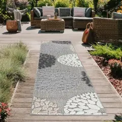 World Rug Gallery Brescia Modern Floral Circles Indoor/Outdoor Area Rug
