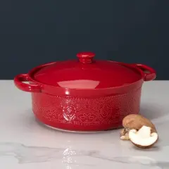 Itopfox Lace Emboss Casserole Dish with Lid, 2 Quart Ceramic Round Serving Dish for Oven to Table, Dinner and Party, Christmas Gifts in Classic Red