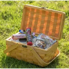 Vintiquewise Small Woodchip Picnic Basket with Cover and Folding Handles