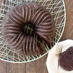 Nordic Ware Cast Bavaria Bundt&reg; with Cake Keeper
