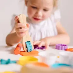 Melissa & Doug Cut, Sculpt, and Roll Clay Play Set With 8 Tools and 4 Colors of Modeling Dough: Fine Motor Skills Modeling Set