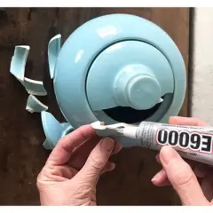 1.0 fl oz Glue with Precision Tips Clear - E6000: Water-Resistant Craft Adhesive, Dries Clear, Ideal for Shoes & Art Projects