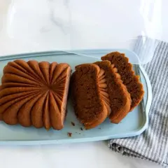 Nordic Ware Loaf Cake Keeper, Blue,12.8L x 7.3W x 4.6H