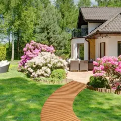 Costway 7 FT Wooden Garden Pathway with Anti-slip Surface Metal Wires with Plastic Sheath