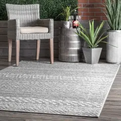 nuLOOM Kamryn Bohemian Striped Indoor and Outdoor Area Rug