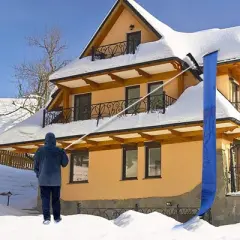 SUGIFT 20ft Snow Roof Rake 25" Plastic Blade Snow Removal Tool for House Roof, , Wet Leaves, Car Snow