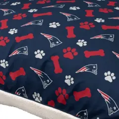 NFL New England Patriots Bones Repeat Faux Shearling Pet Bed