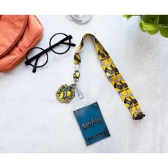 Silver Buffalo Harry Potter Hufflepuff 22-Inch Lanyard With ID Badge Holder And Logo Charm