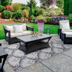 Northlight 4' x 6' Gray and White Fan Leaf Rectangular Outdoor Area Rug