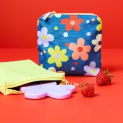 Kids' Set of 2 Refreezable Ice Packs Daisy - Cat & Jack&trade;️: BPA-Free Lunch Accessory