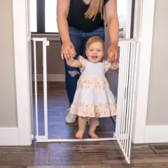 Toddleroo by North States Stepsafe Autoclose - White