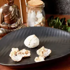 Okuna Outpost 24 Pack Break Your Own Geodes, Crystals Surprise for Kids, Home D&eacute;cor (2lbs)