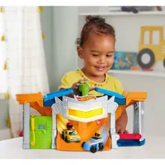 Fisher-Price Little People Hot Wheels Racetrack