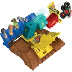 Hot Wheels Monster Trucks Arena Smashers Demo Derby Car Jump Challenge