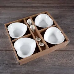 Jiallo Porcelain Heart Shaped Bowl with Spoon Set of 4