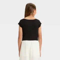 Girls' Short Sleeve V-Neck Ribbed T-Shirt - art class&trade;