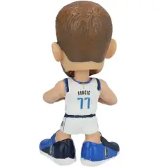 Forever Collectibles Dallas Mavericks Luka Doncic #77 NBA Showstomperz Mini Bobble